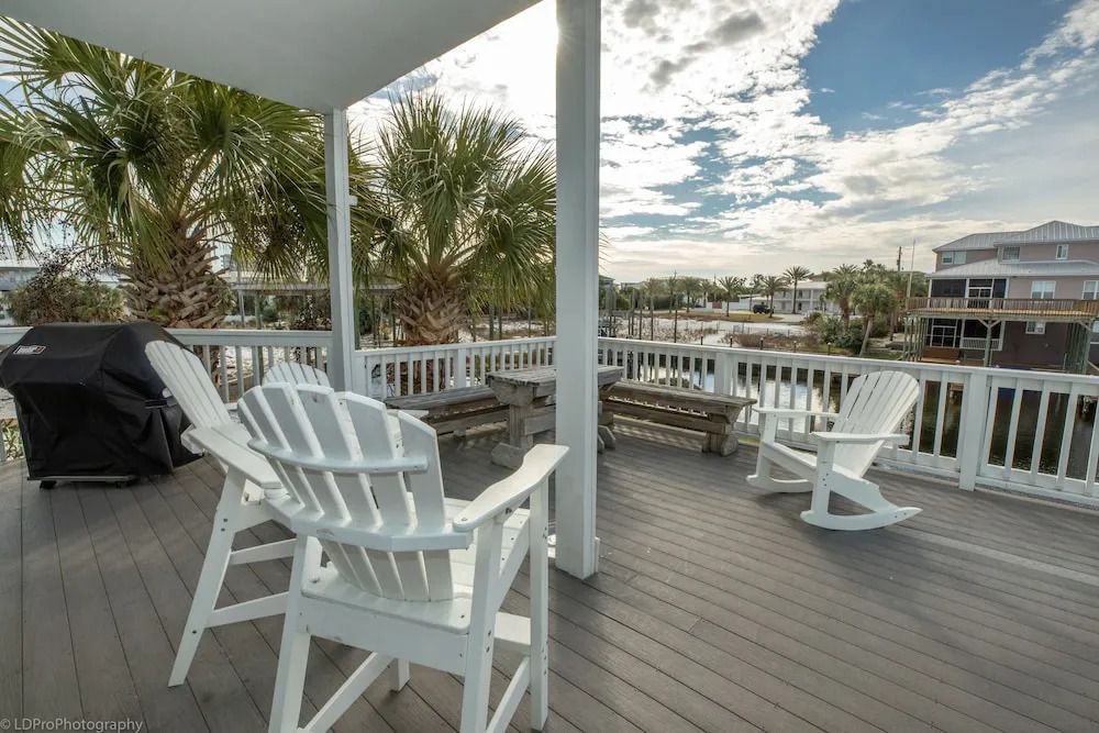 Captain Jax 5 Bedrooms 3 Bathrooms Home
