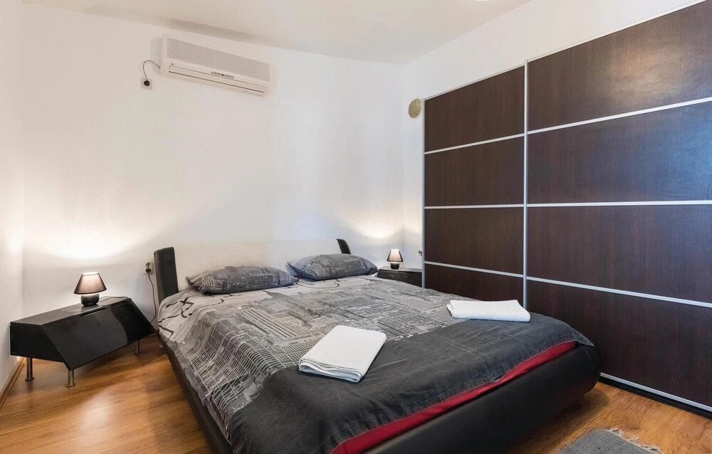 Nice Home in Klek With Wifi and 4 Bedrooms