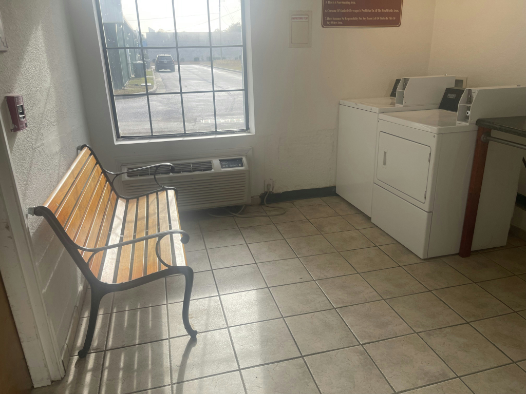 Red Roof Inn & Suites Hinesville Renovated with breakfast