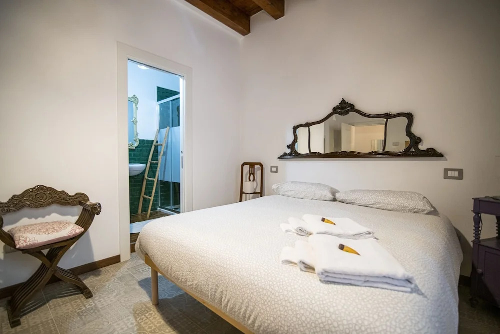 Redmood Guesthouse