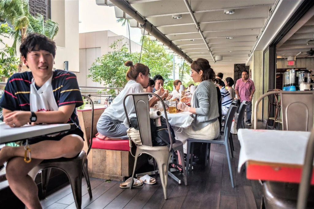 Waikiki Place - the Place to be in Waikiki