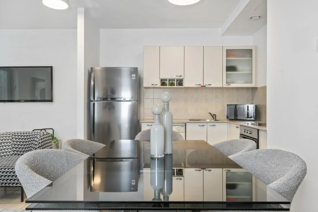 Beautiful 3 BDR Heart of JLM -Modern with Huge Balcony