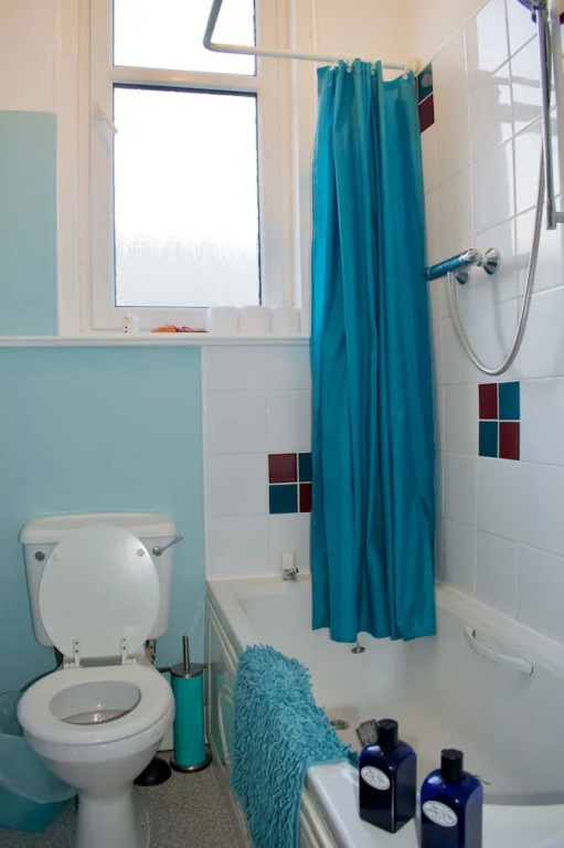 1 Bedroom Central Edinburgh Flat