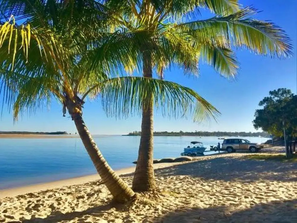 Beautiful North Facing River Views at Noosaville - Unit 4 Riverside 235 Gympie Tce