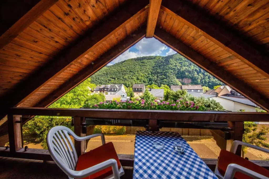 Ferienhaus "Anne" und Weingut Willi Fett