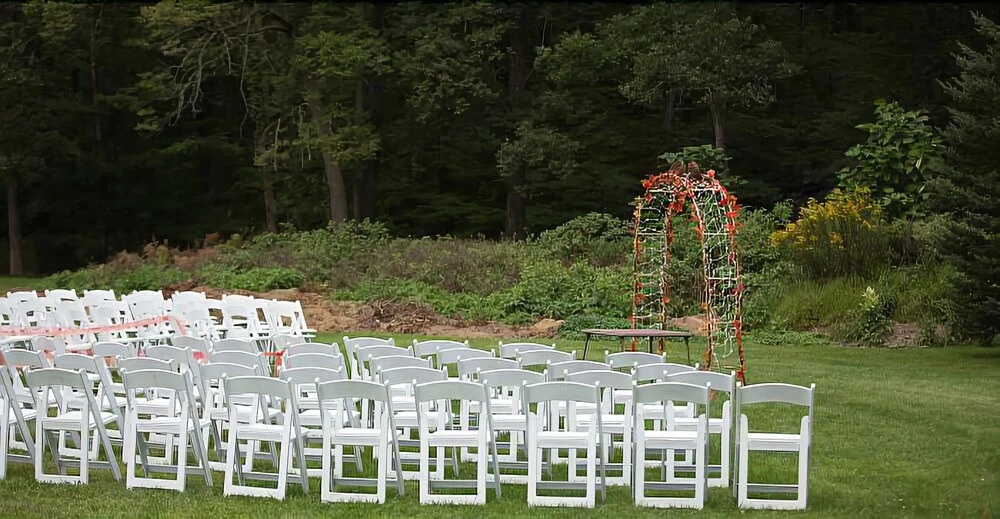 Crescent Lodge & Country Inn