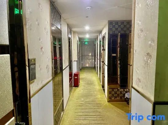 Hongdu Business Hotel