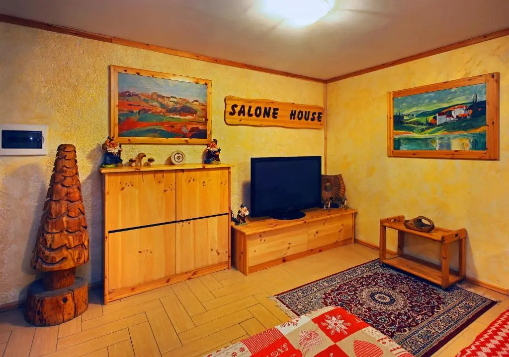 Salone House