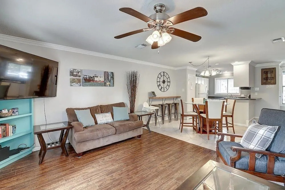 The 16th Hole 2 Bedroom Condo by Redawning