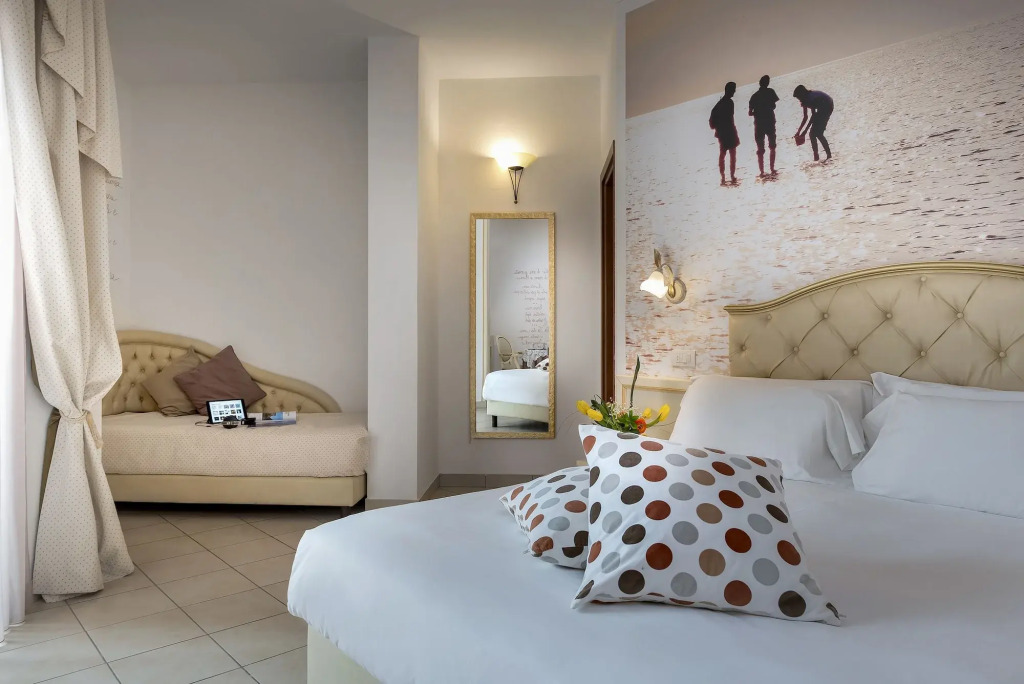 Отель Sovrana Hotel & SPA