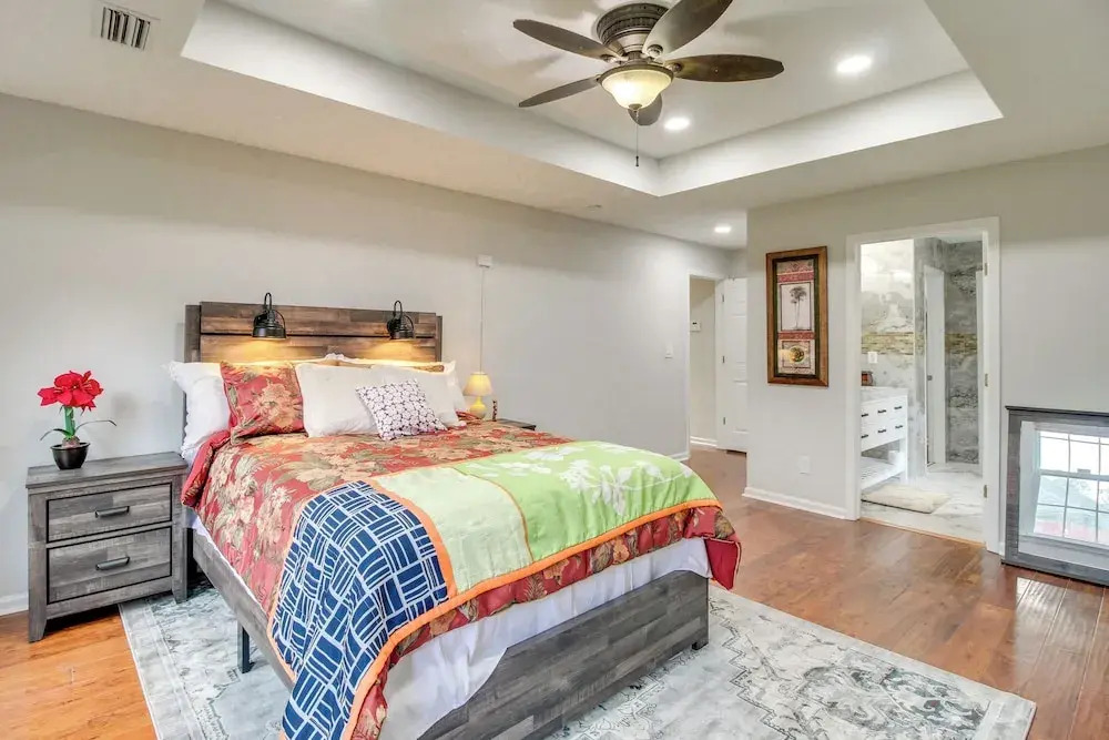 3 Mi to Oglethorpe Mall: Home w/ Fenced Yard!