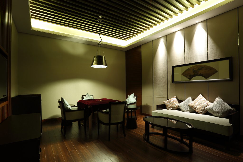 HUALUXE Hotels & Resorts Yangjiang City Center by IHG