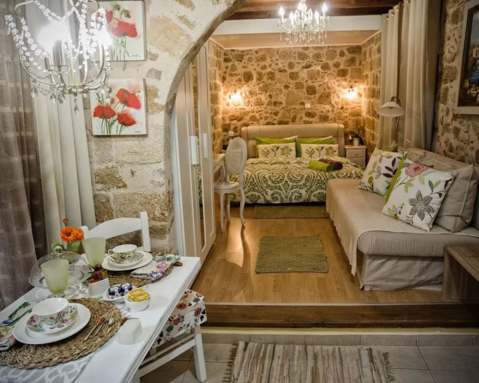 George & Alexandras Apartments