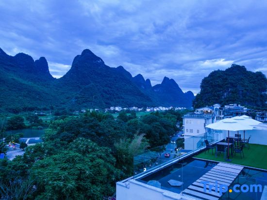 Huaye Travel Designer Hotel