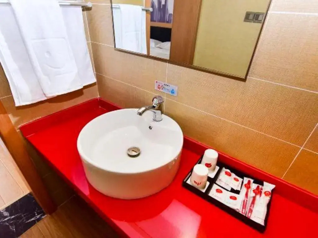 Thank Inn Plus Hotel Qingdao Huangdao District Weike Yunhai City