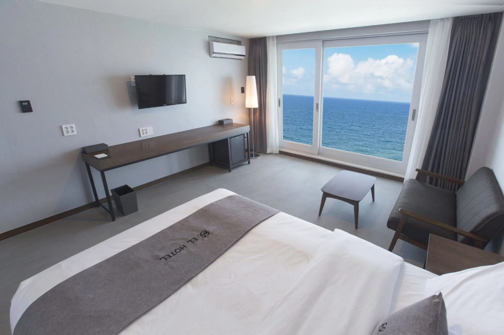 EL Hotel