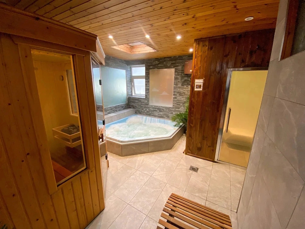 Glan Aber Hotel Bunk House