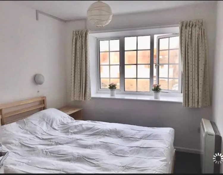 Great Price, Lovely Comfy Flat.2 Mins From the Sea