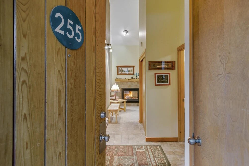 Ski House 255