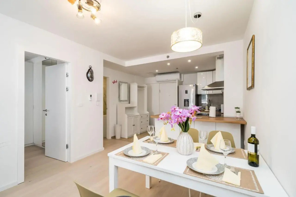 M&P- Lovely 1-bedroom condo with free parking
