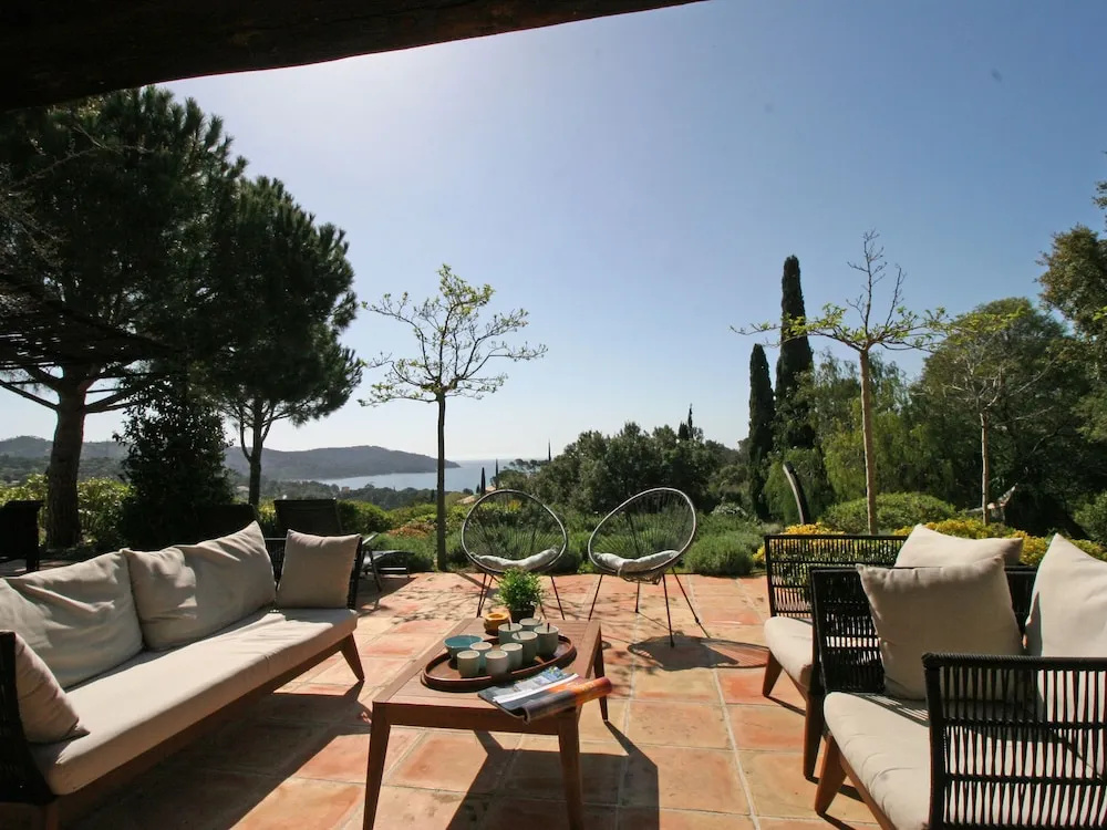 Southern French Villa With Private Pool and Stunning Views of the Mediterranean Sea
