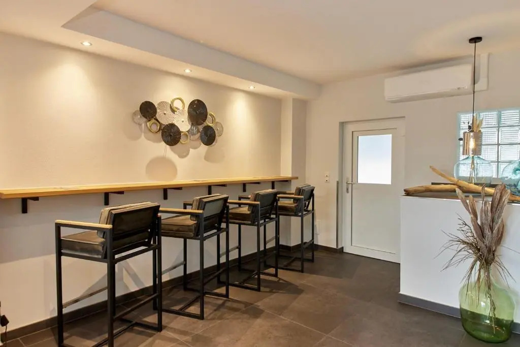 Moselhotel Weinhaus Simon `Sauna`Winzerstube`ELadesäule