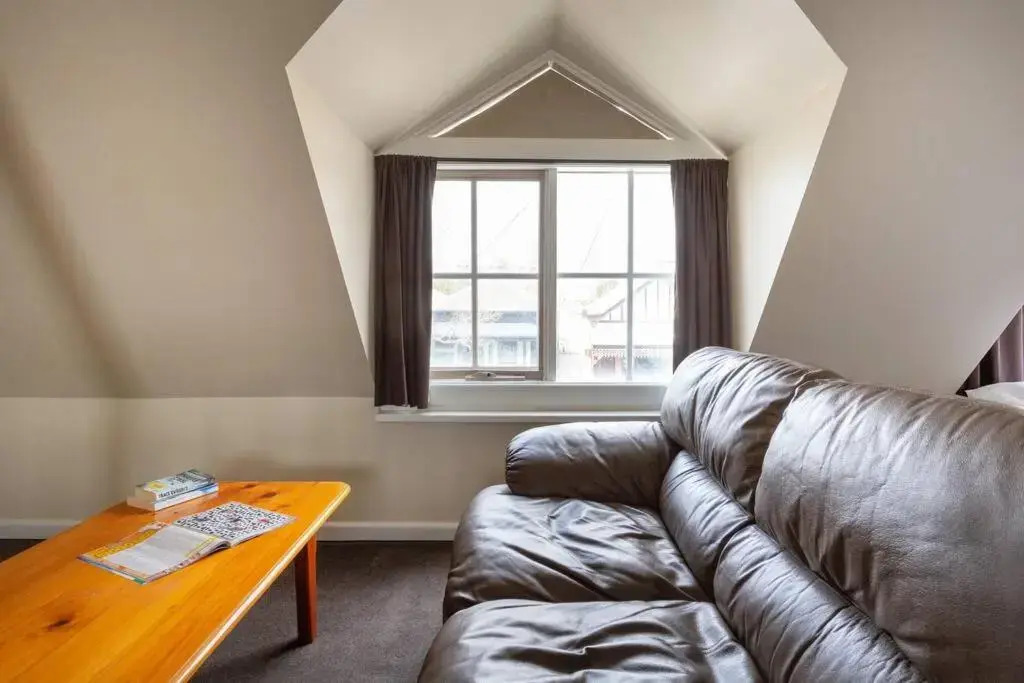 Upstairs Studio Apartment with street access