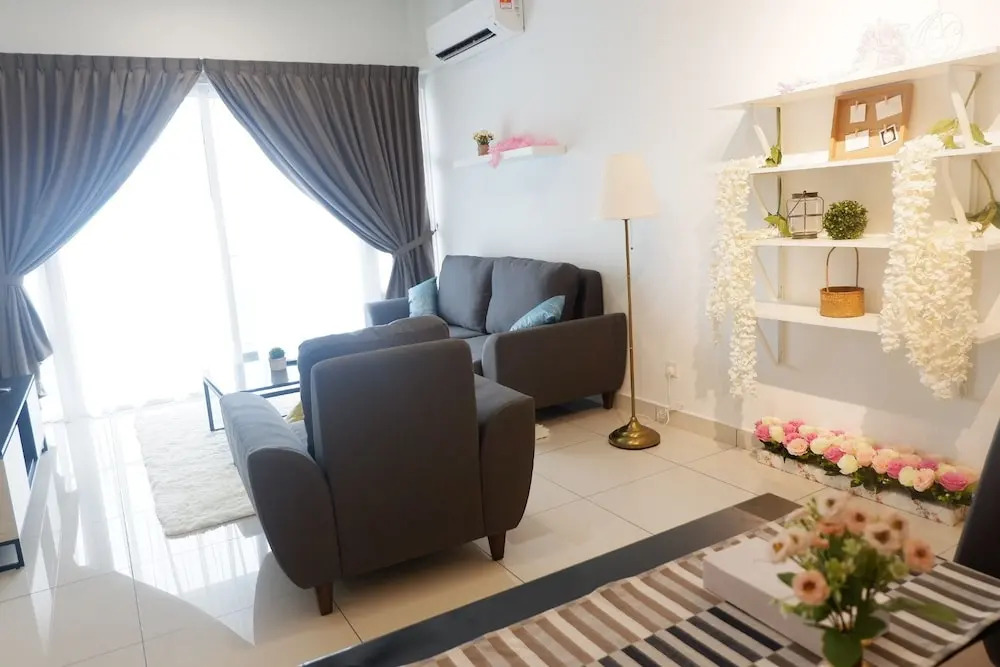 Pinnacle Tower Apartment Stay by Feel Suites