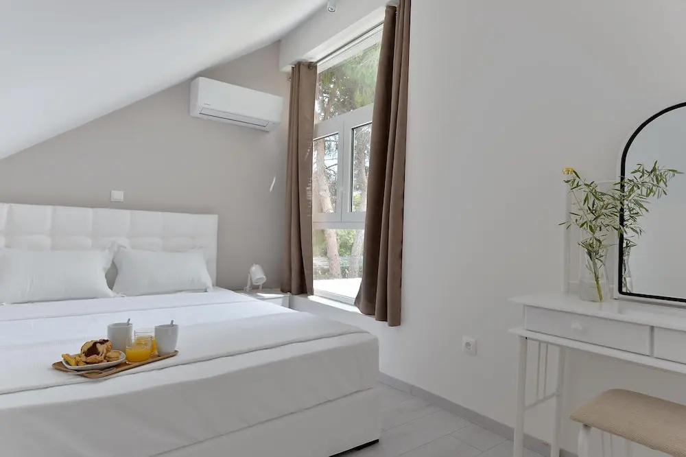Alekos Suites