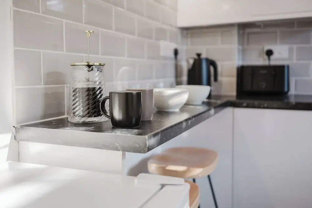 Corner House - Bright 2BD in Cheltenham