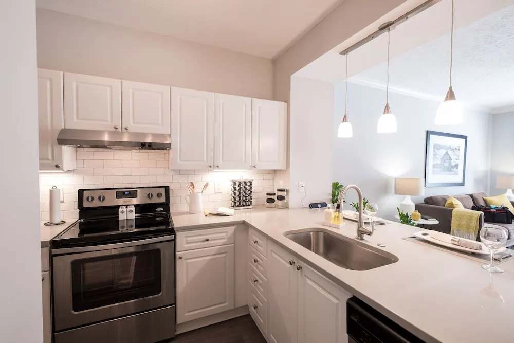 Hope St Downtown Luxury Rentals