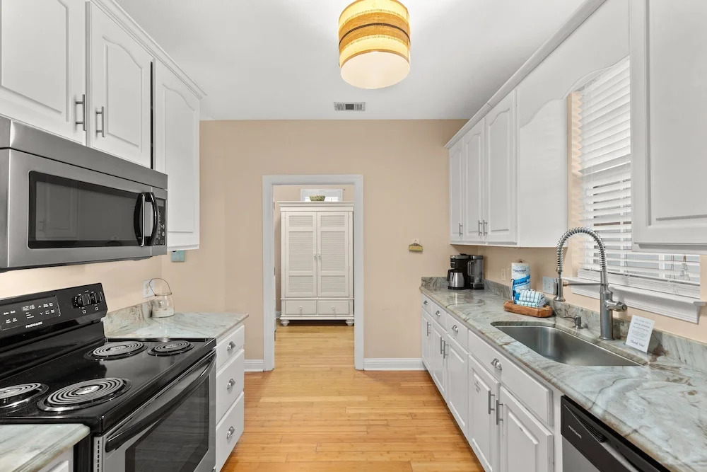 Expertly Decorated Family Home, Steps to Beach w/ a Private Heated Pool & Spa