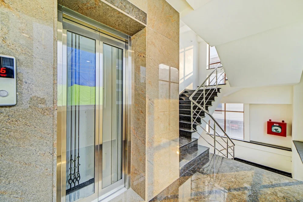 OYO 14745 Veeraj Suites