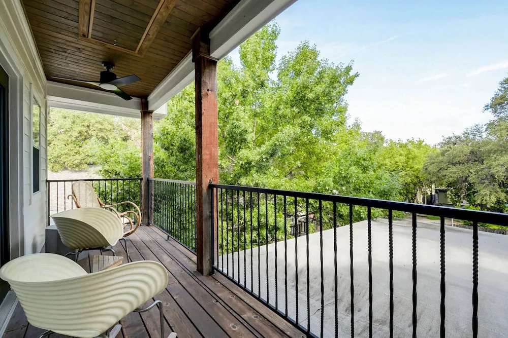 412 W Johanna St Home 3 Bedrooms 2 Bathrooms Home