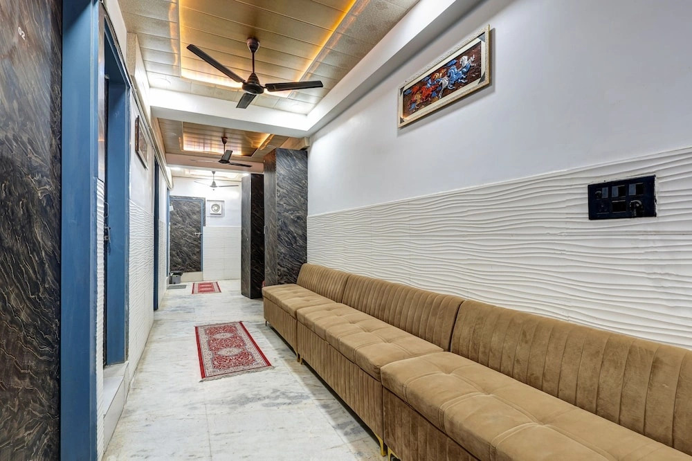 Mauryan Express Hotel Dabri Janakpuri