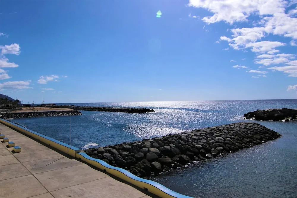 Elegant House in Calheta, Sea View