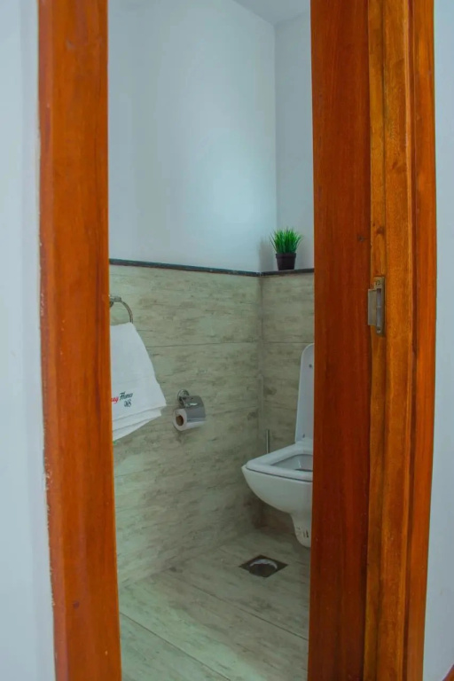 LUXE, ELEGANT 1BR IN KILIMANI STRONG WIFI With pool