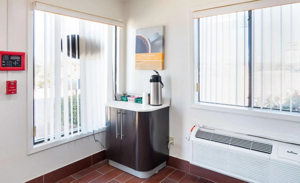 Motel 6 Red Oak, TX - Dallas