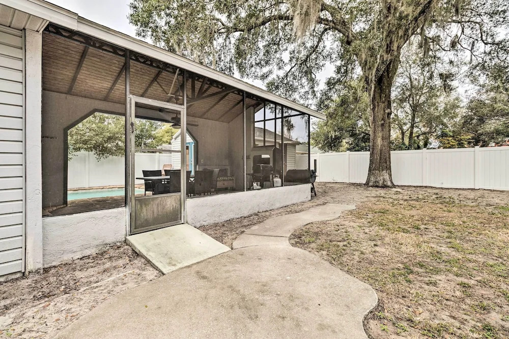 Mt Dora Couple's Retreat w/ Shared Pool!