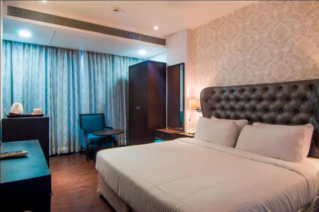Jalsa Hotel & Banquets
