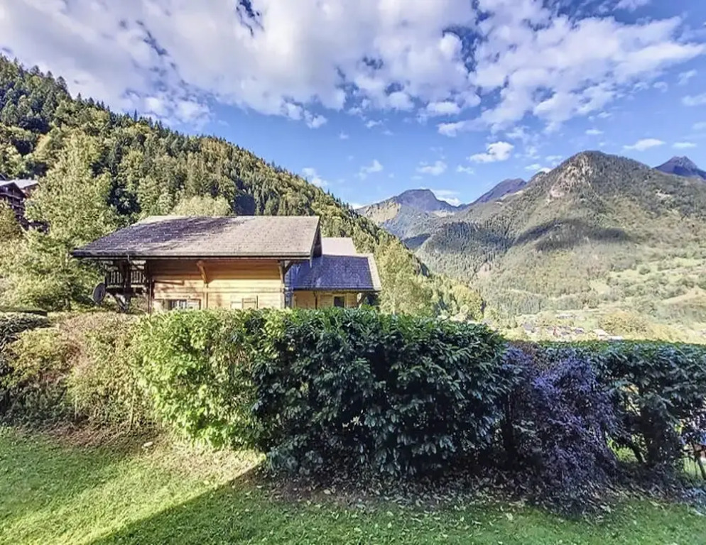 Quietly Located Chalets With Hammam