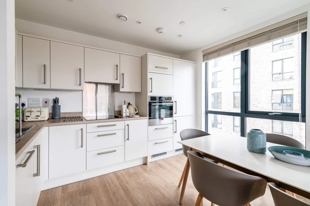 Modern Brixton Jewel Apartment