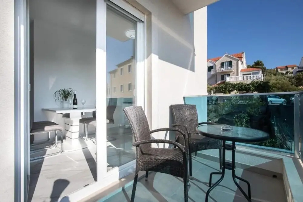 Jakov - Modern and Cosy With Pool - B2