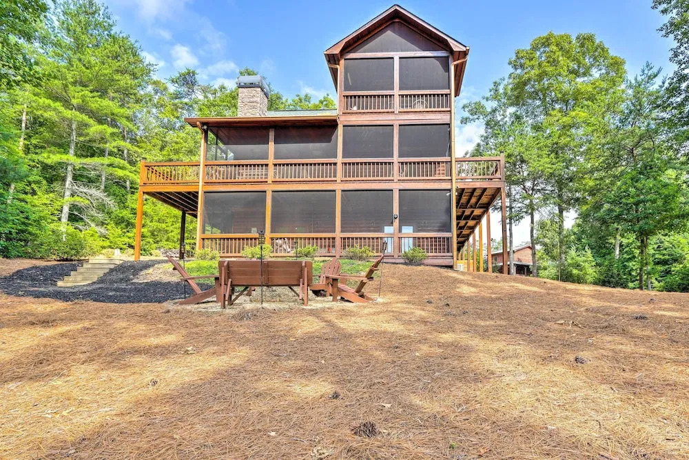 Serene Blue Ridge Cabin ~ 3 Mi to Downtown!