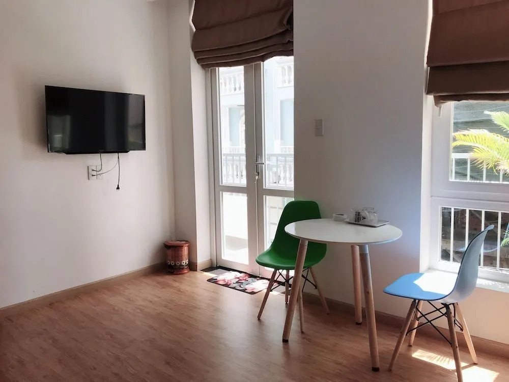 Crown Apartment