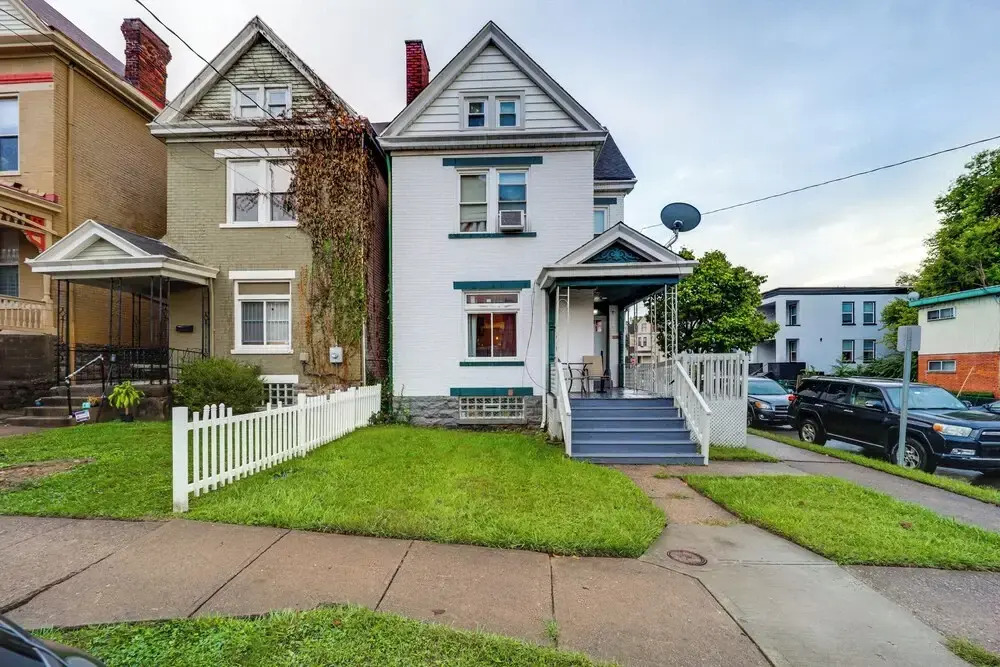 Walk to University of Cincinnati: Historic Home!
