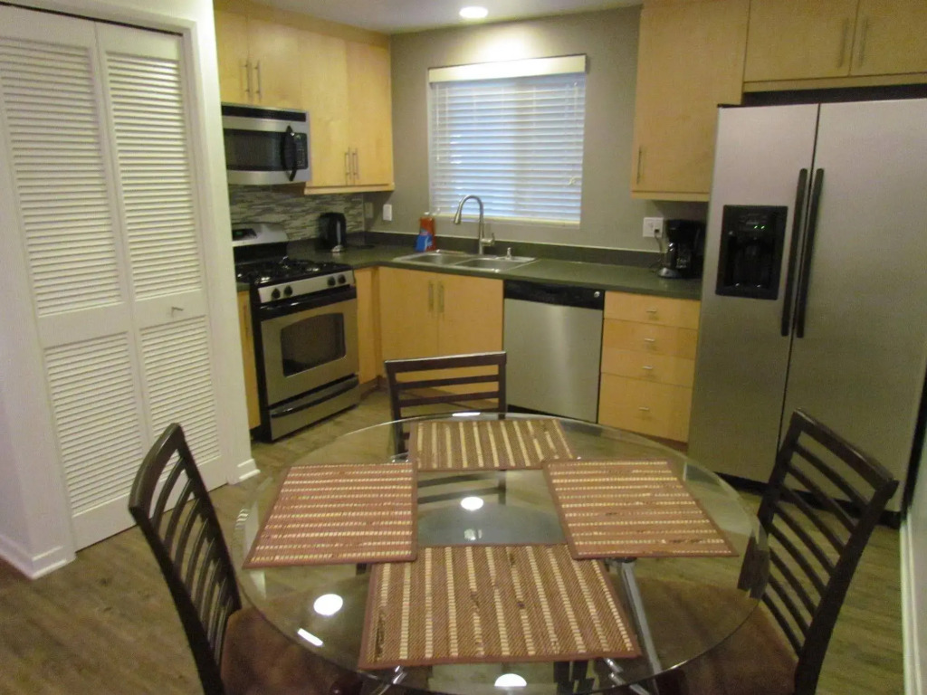 Romantic Studio with Bay View