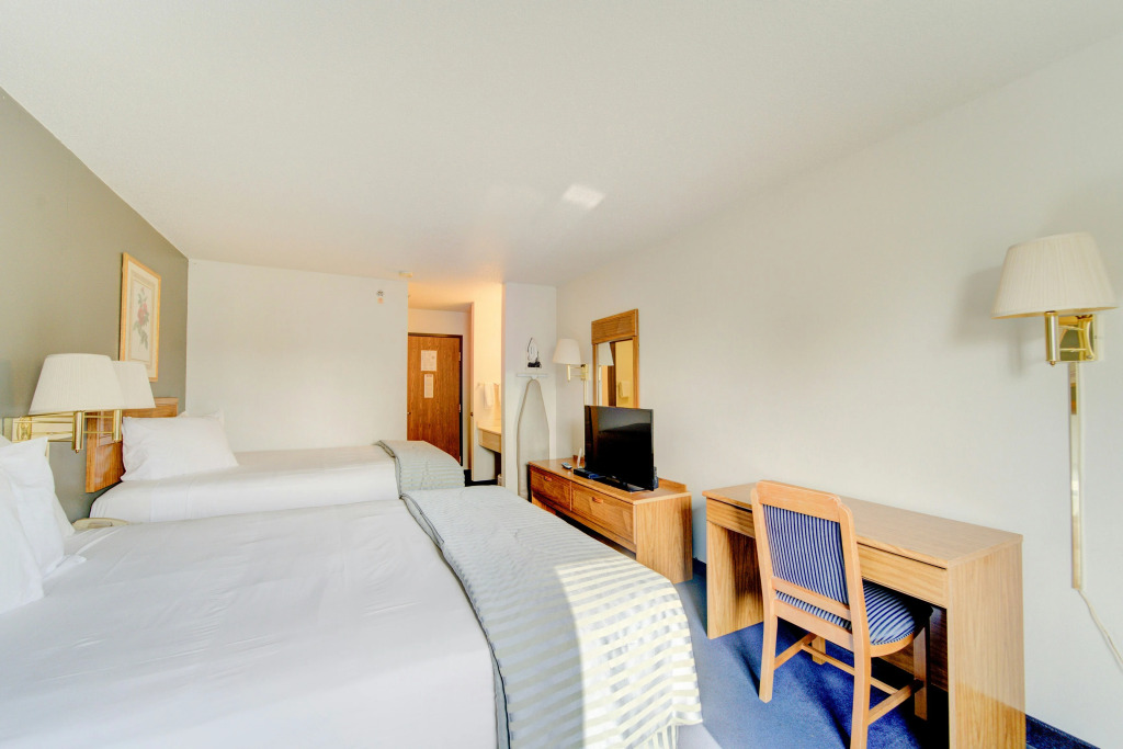 Capital O Amerihost Inn and Suites Fulton Hwy 54 MO