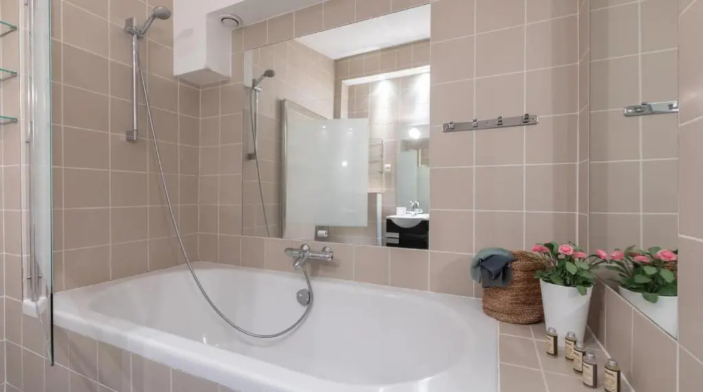 Augustins III - Family Apartment, Riverside Paris