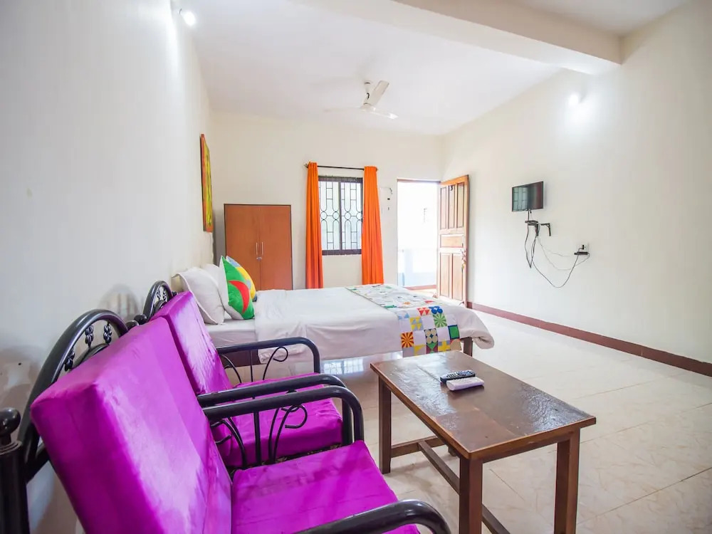 OYO 13211 Home Spacious Studio Morjim Beach